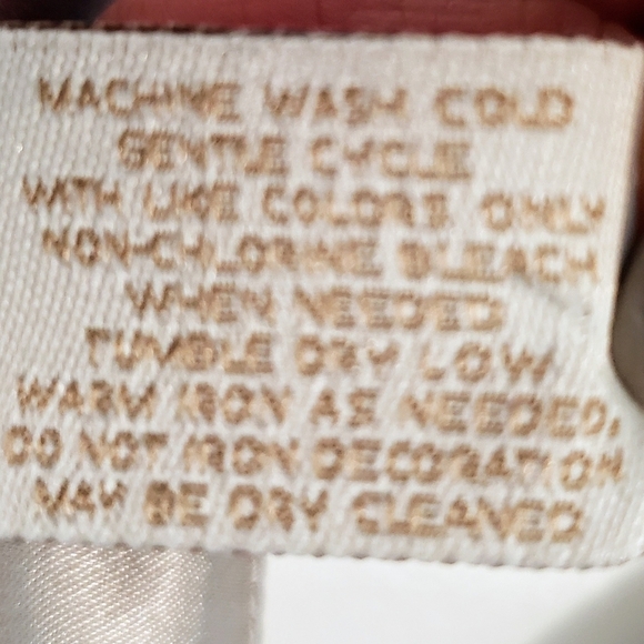 Chico's Sleeveless Silver Top With Silver Embellishments Silky Size 2 - Picture 10 of 10